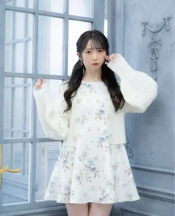 에블린 원피스 꽃무늬 플레어 OP 플레어 원피스 가을 옷 스카이블루 블루