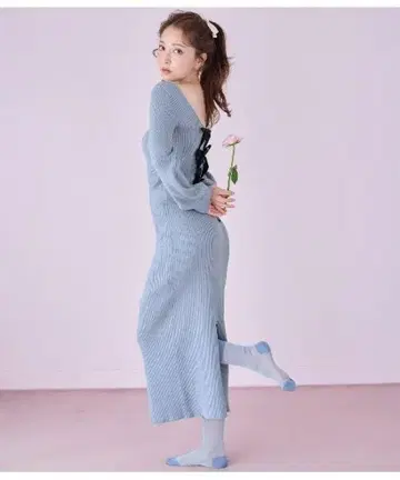 피치 존 라이트 블루 백리본 니트