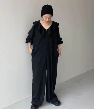 새상품급 wee9s 멀티웨이 프릴 올인원