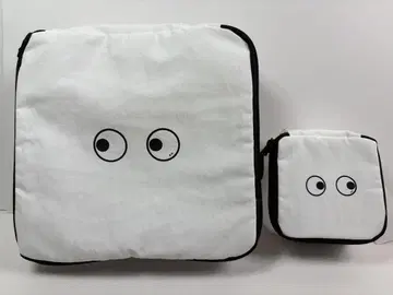 UNIQLO x ANYA HINDMARCH 스퀘어 파우치 2종 세트