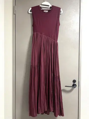새상품급 emmi atelier 니트 도킹 롱 원피스 플레어