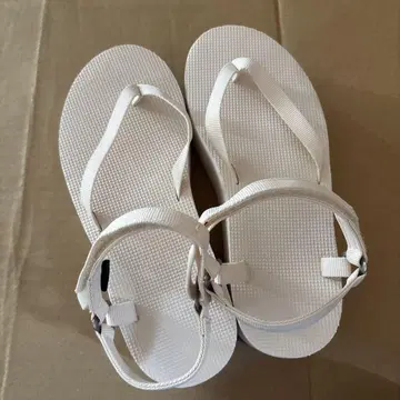 teva 플랫 플랫폼 샌들