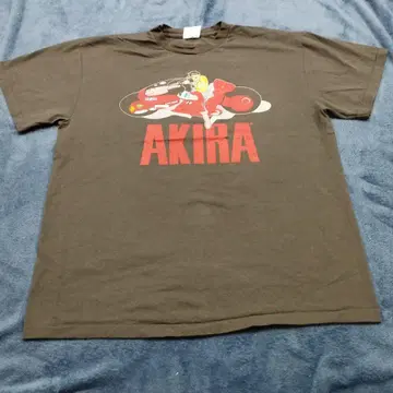 AKIRA XL 사이즈 T셔츠