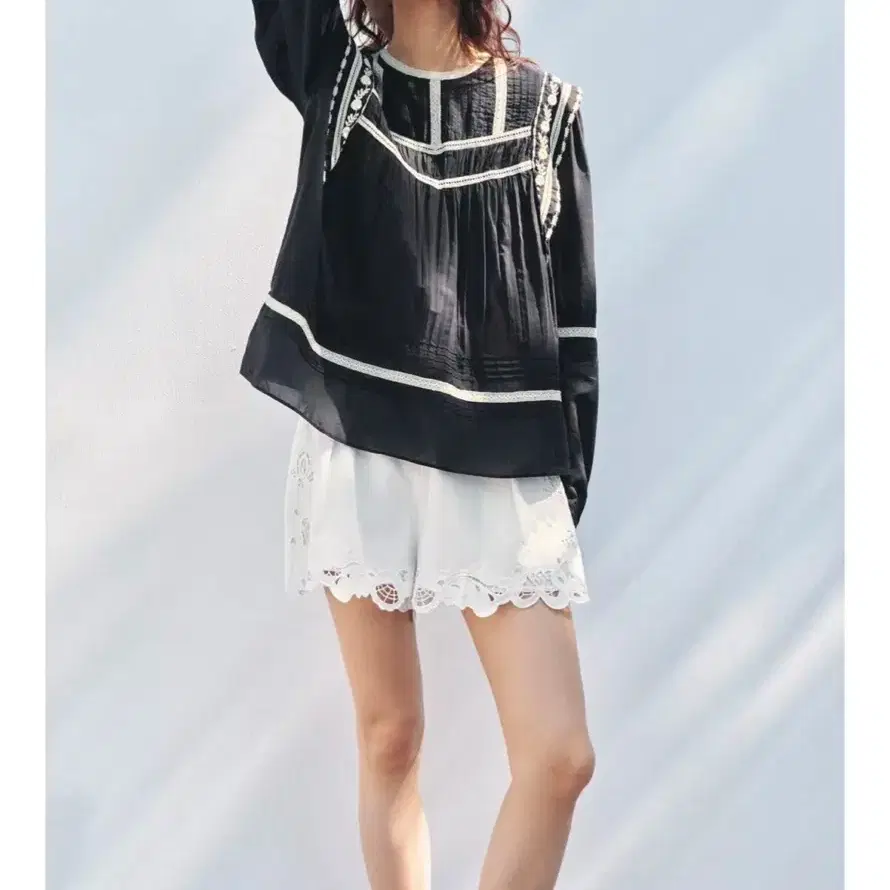 ASTRO | 아스트로 album, selling Blue Flame on Bunjang Global Site.