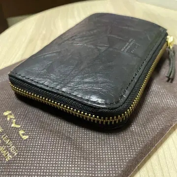RYU 오리지널 가죽 미들 지갑