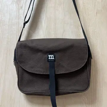 브라운 캔버스 숄더백