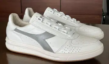 새상품 디아도라 헤리티지 B엘리트 화이트 25.5cm 이탈리아제