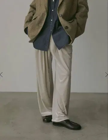 [ 새상품 ] ETRE TOKYO 리락시 벨로아 팬츠 베이지 M