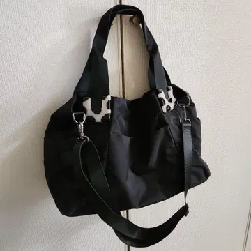 이아파피요네 ear PAPILLONNER 수지 부품 토트백 블랙