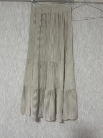 베이지 플리츠 롱 스커트 벨로아 원단