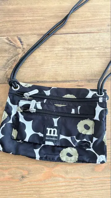 marimekko 꽃무늬 숄더백