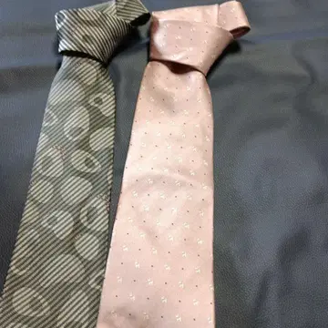 그레이와 핑크 넥타이 세트