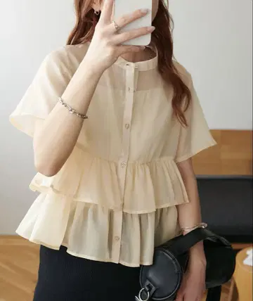 디스코트 라메 시어 티어드 반팔 블라우스 프릴 아이보리