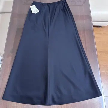 새상품 AP STUDIO Matte Satin SK 매트 새틴 스커트