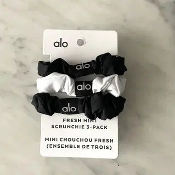 새상품! alo 미니 스크런치 3개 세트 블랙 화이트