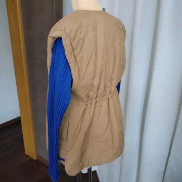 베이지 퀼팅 다운 베스트