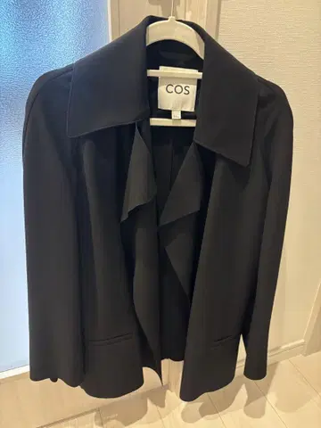 COS 블랙 코트 S