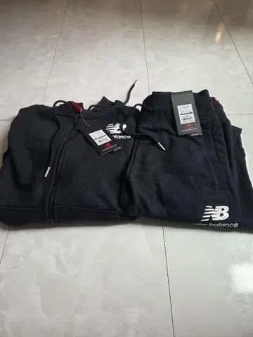 New Balance 맨투맨 상하의