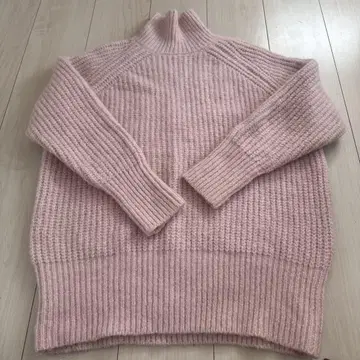 ZARA 라이트 핑크 하이넥 스웨터