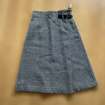 O'NEIL OF DUBLIN 체크 울 스커트