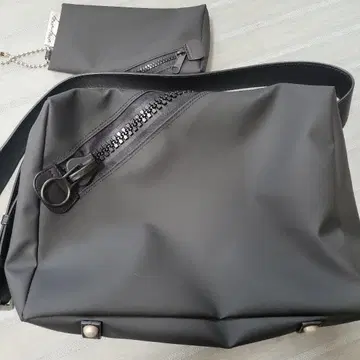 이야파피요네 x kawakawa 콜라보 15bis 바디 백