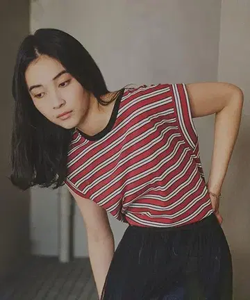 새상품 스튜디오 클립 보더 슬리브리스 풀오버 레드
