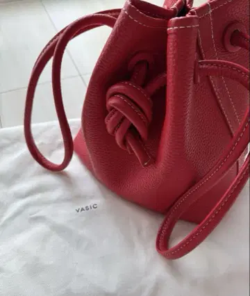 VASIC 빨간색 버킷 백