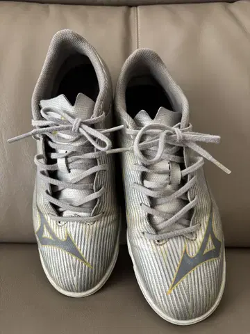 Mizuno 축구화 실버/골드 24.0cm