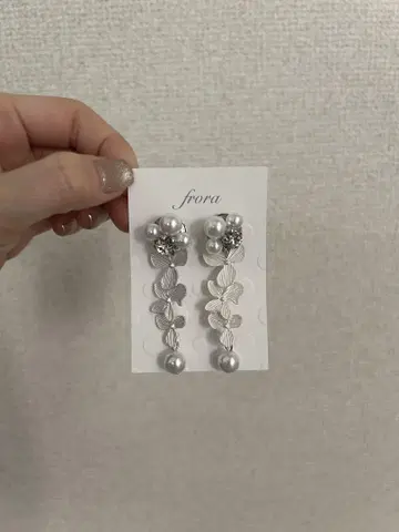 frora 플라워 모티브 귀걸이