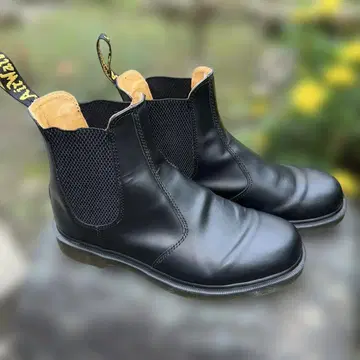 닥터마틴 블랙 가죽 사이드 고어 부츠