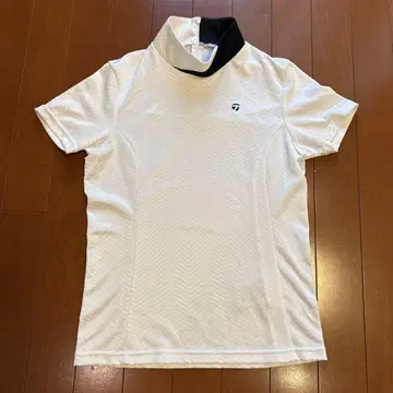 TaylorMade 여성용 모크넥 골프 셔츠 화이트 블랙 XS