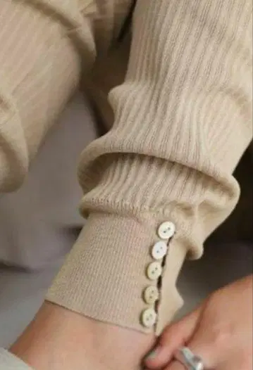 안티카 쉘 버튼 레깅스 베이지