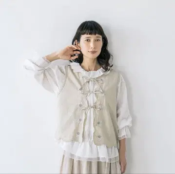 sm2 kazumi 자수 장식 리본 베스트