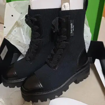 새상품 반값 케이트 스페이드 윈튼 러그 부티 22.5cm