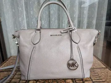 MICHAEL KORS 라이트 그레이 핸드백 2way 타입