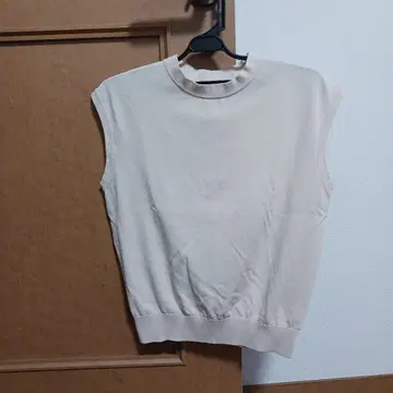 UNITED ARROWS 미니 하이넥 프렌치 슬리브 니트