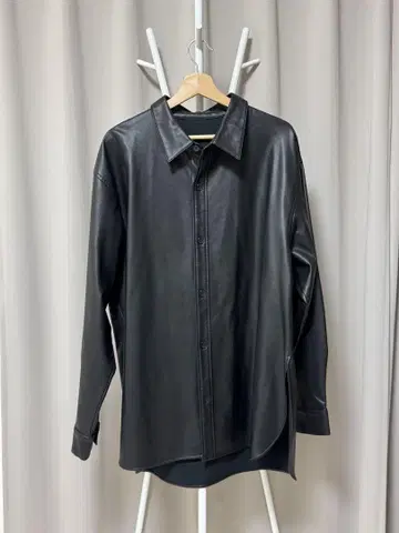 GU 남성용 가죽 셋업