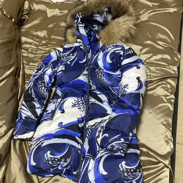 Rady 후드 부착 다운 자켓 파랑과 화이트 패턴