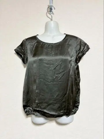 m699 UNITED ARROWS 실크 100% 다크 그레이 반팔 상의
