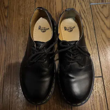 새상품급 Dr. Martens UK 5 닥터마틴