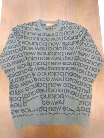 new balance 로고 패턴 스웨터