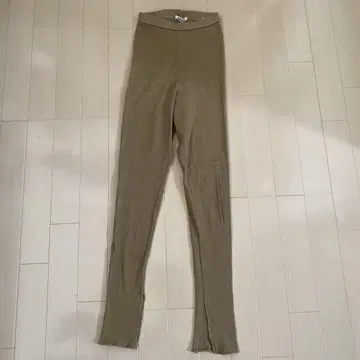 오라리 슬릿 리브 레깅스 모카