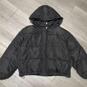 NICE CLAUP/블랙 후드 부착 크롭 다운 자켓/F
