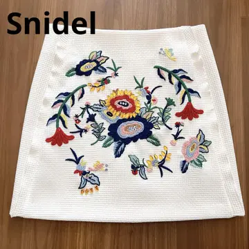 Snidel 자수 미니 스커트 S 사이즈