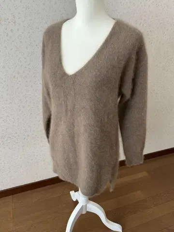 DRESSLAVE 울 스웨터