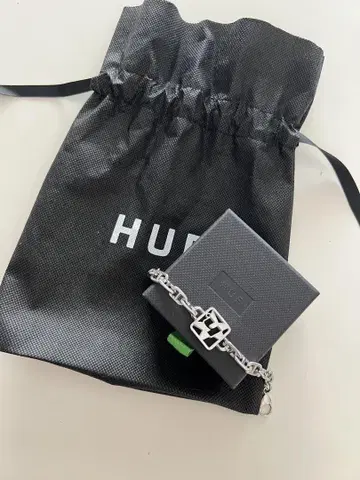 HUF 로고 실버 팔찌
