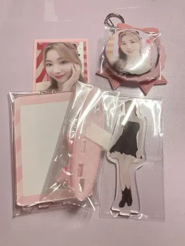 NiziU 미이히 트레이딩 카드 아크릴 스탠드 캔 배지 3주년