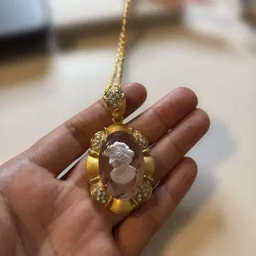 엄청난 수정 카메오! 예뻐! 고져스!