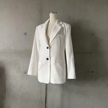 택 포함 새상품 박스 실루엣 아이보리 자켓 FREE