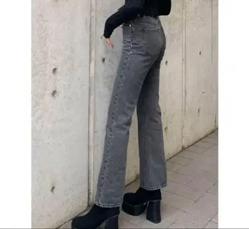 EMODA 그레이 부츠컷 데님 사이즈 0